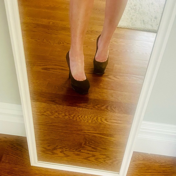 YSL Suede Platform Pumps- Size 35 - Picture 9 of 11